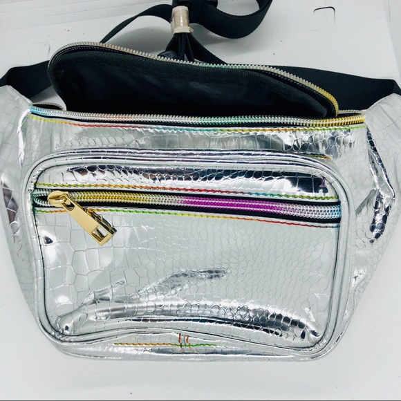 Metallic Fanny - Picture 3 of 7